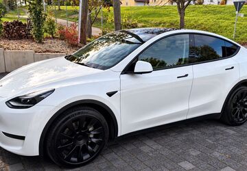 Tesla Model Y 60.000 km 33.500 &euro; Lugau 09385