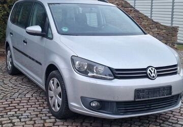 VW Touran 171.419 km 7.699 &euro; Siebenlehn Großschirma 09603