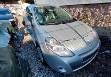 Renault Clio 146.931 km 1.900 &euro; Chemnitz 09116