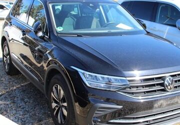 VW Tiguan 41.559 km 27.479 &euro; Limbach-Oberfrohna 09212