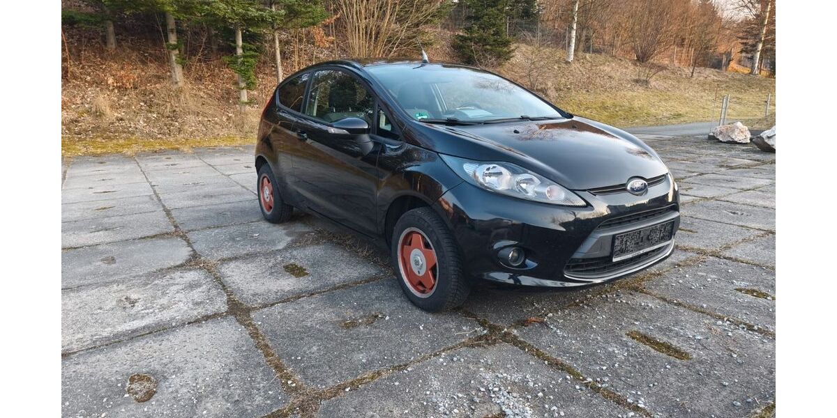 Ford Fiesta 210.000 km 1.999 &euro; Drebach 09430