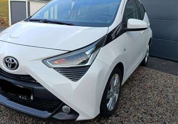 Toyota Aygo 52.000 km 11.400 &euro; HOHENSTEIN-ERNSTTHAL 09337