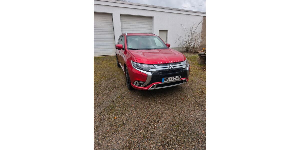 Mitsubishi Plug-in Hybrid Outlander 116.037 km 17.149 &euro; Hartmannsdorf 09232