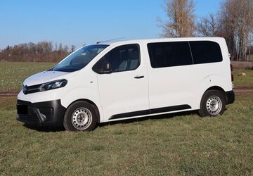 Toyota Proace (Verso) 172.097 km 18.921 &euro; Reinsdorf 08141