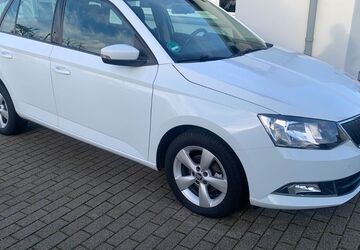 Skoda Fabia 50.000 km 8.490 &euro; Chemnitz OT Mittelbach 09224