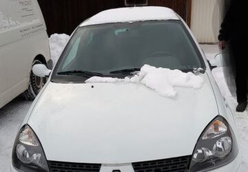 Renault Clio 129.000 km 1.300 &euro; Thum 09419