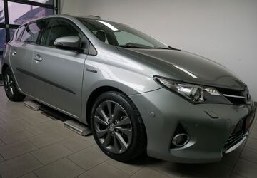 Toyota Auris 71.596 km 12.490 &euro; Chemnitz 09114