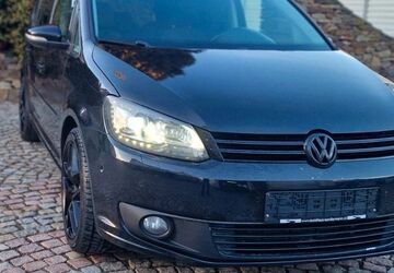VW Touran 284.892 km 6.299 &euro; Siebenlehn Großschirma 09603