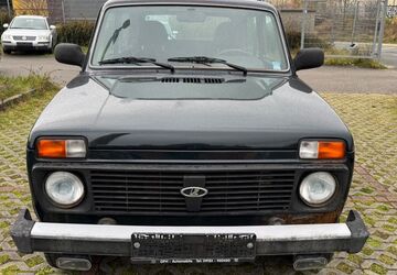 Lada Taiga 165.000 km 3.499 &euro; Chemnitz 09119