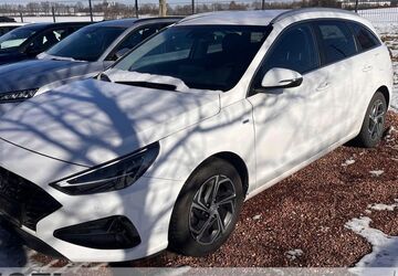 Hyundai i30 50.300 km 18.469 &euro; Oberlungwitz 09353