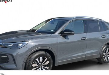 VW Tiguan 3.731 km 38.950 &euro; Bernsdorf 09337