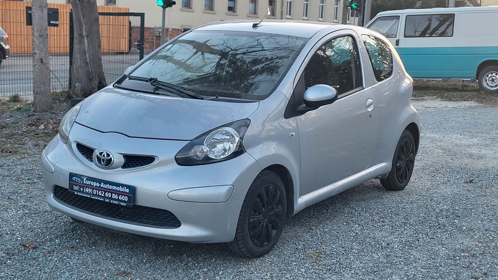 Toyota Aygo (X) 89.000 km 2.999 &euro; Chemnitz 09114