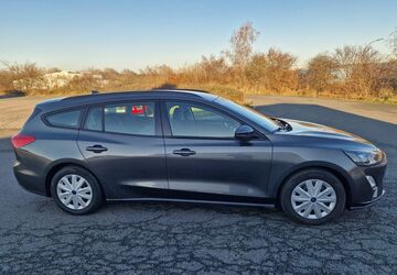 Ford Focus 68.398 km 13.000 &euro; Jahnsdorf 09387