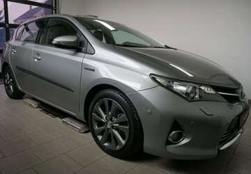 Toyota Auris 71.596 km 12.490 &euro; Chemnitz 09114