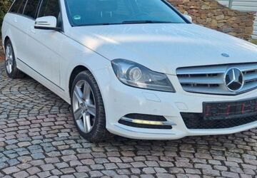 Mercedes-Benz C 300 182.298 km 13.199 &euro; Siebenlehn Großschirma 09603
