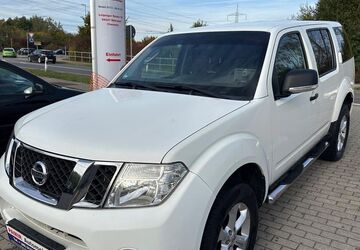 Nissan Pathfinder 181.000 km 8.990 &euro; Röhrsdorf Chemnitz 09247
