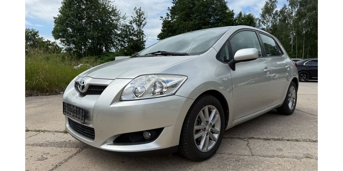 Toyota Auris 69.000 km 5.499 &euro; Chemnitz 09114