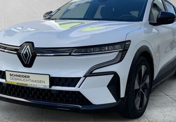 Renault Megane E-TECH 27.808 km 22.890 &euro; Chemnitz 09131