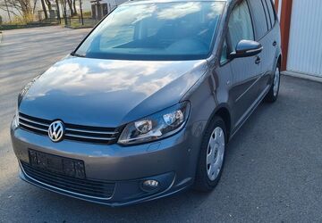 VW Touran 151.000 km 9.990 &euro; Chemnitz 09113