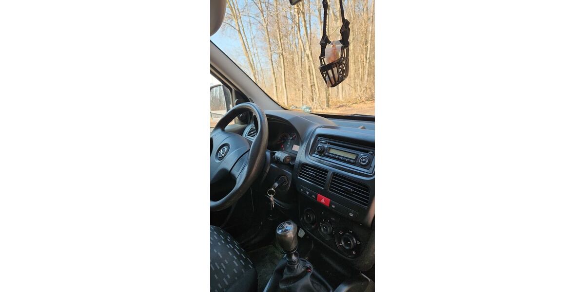 Opel Combo 87.000 km 6.500 &euro; Oberwiera 08396