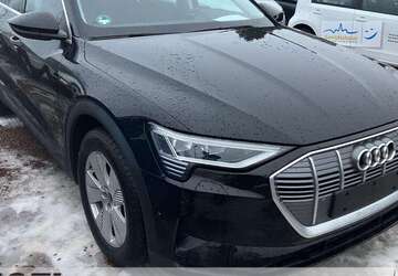 Audi e-tron 32.880 km 24.999 &euro; Mittelbach 09224