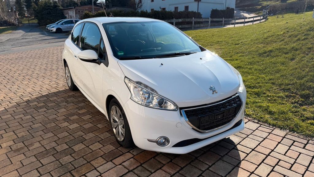 Peugeot 208 103.000 km 6.200 &euro; Drebach 09430