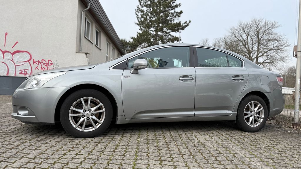 Toyota Avensis 91.500 km 7.600 &euro; Chemnitz 09130