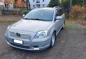 Toyota Avensis 212.000 km 3.200 &euro; Chemnitz 09123