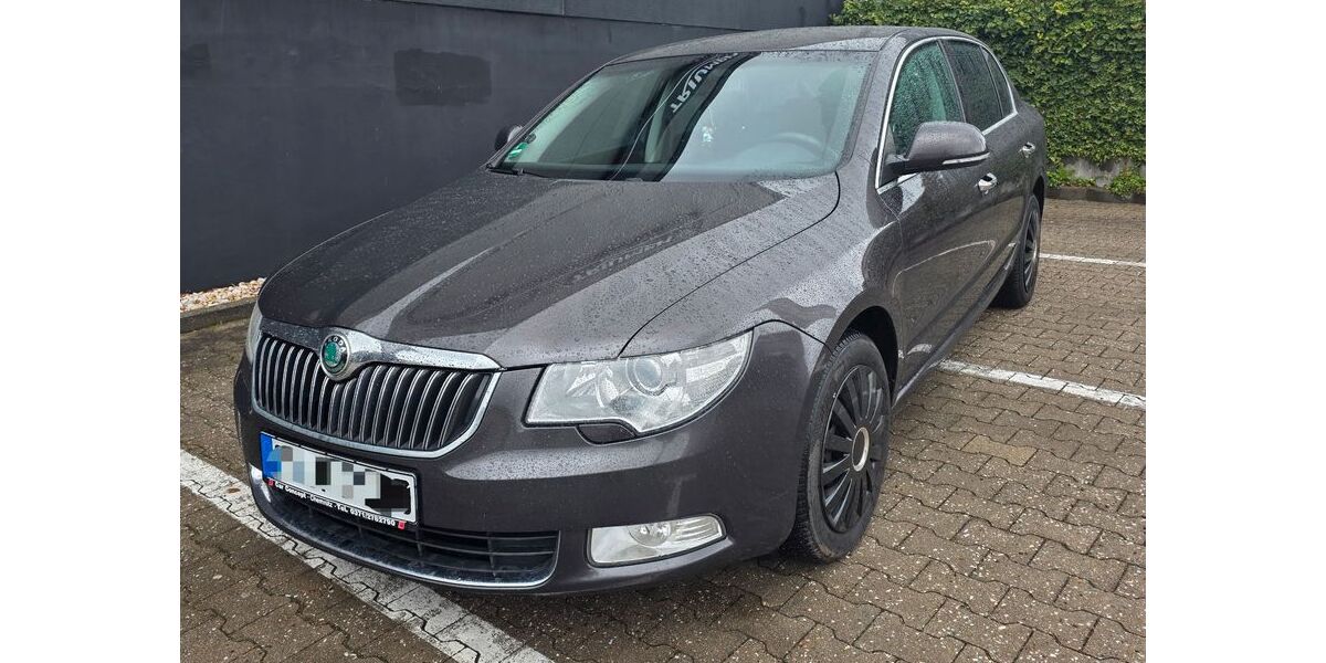 Skoda Superb 180.000 km 5.999 &euro; Röhrsdorf 09247