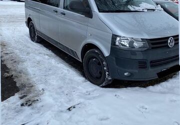 VW T5 Caravelle 243.000 km 13.700 &euro; Lichtenstein 09350